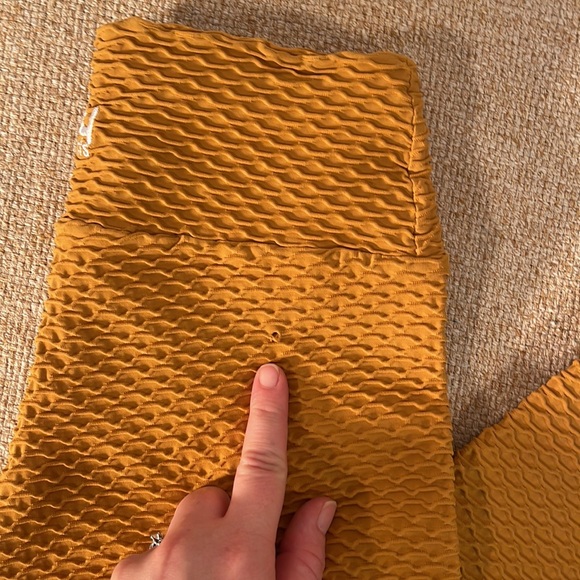 ⚡️SALE⚡️BBB Croco cropped leggings - Picture 4 of 7